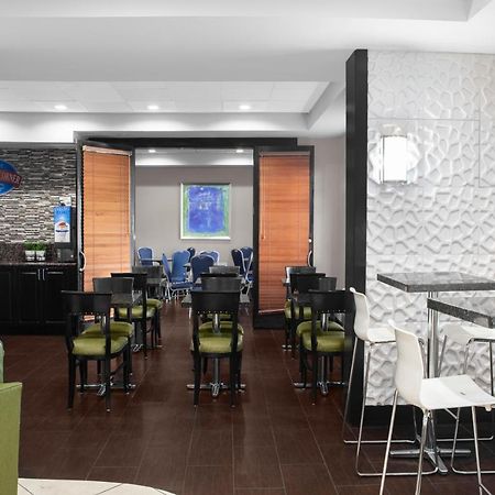 Baymont By Wyndham Miami Doral Hotel Екстериор снимка